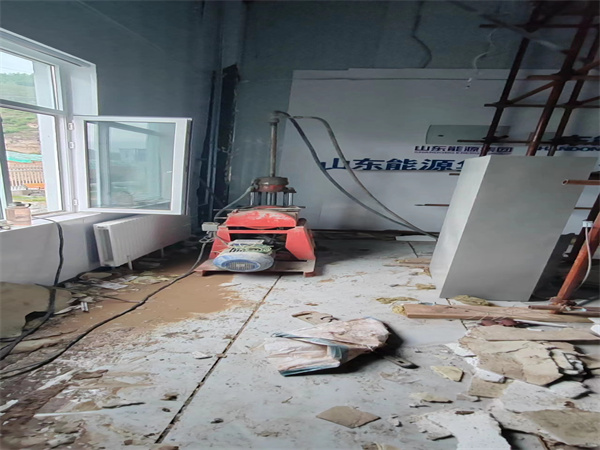 振安地基基础下沉墙体裂缝加固注浆顶升施工